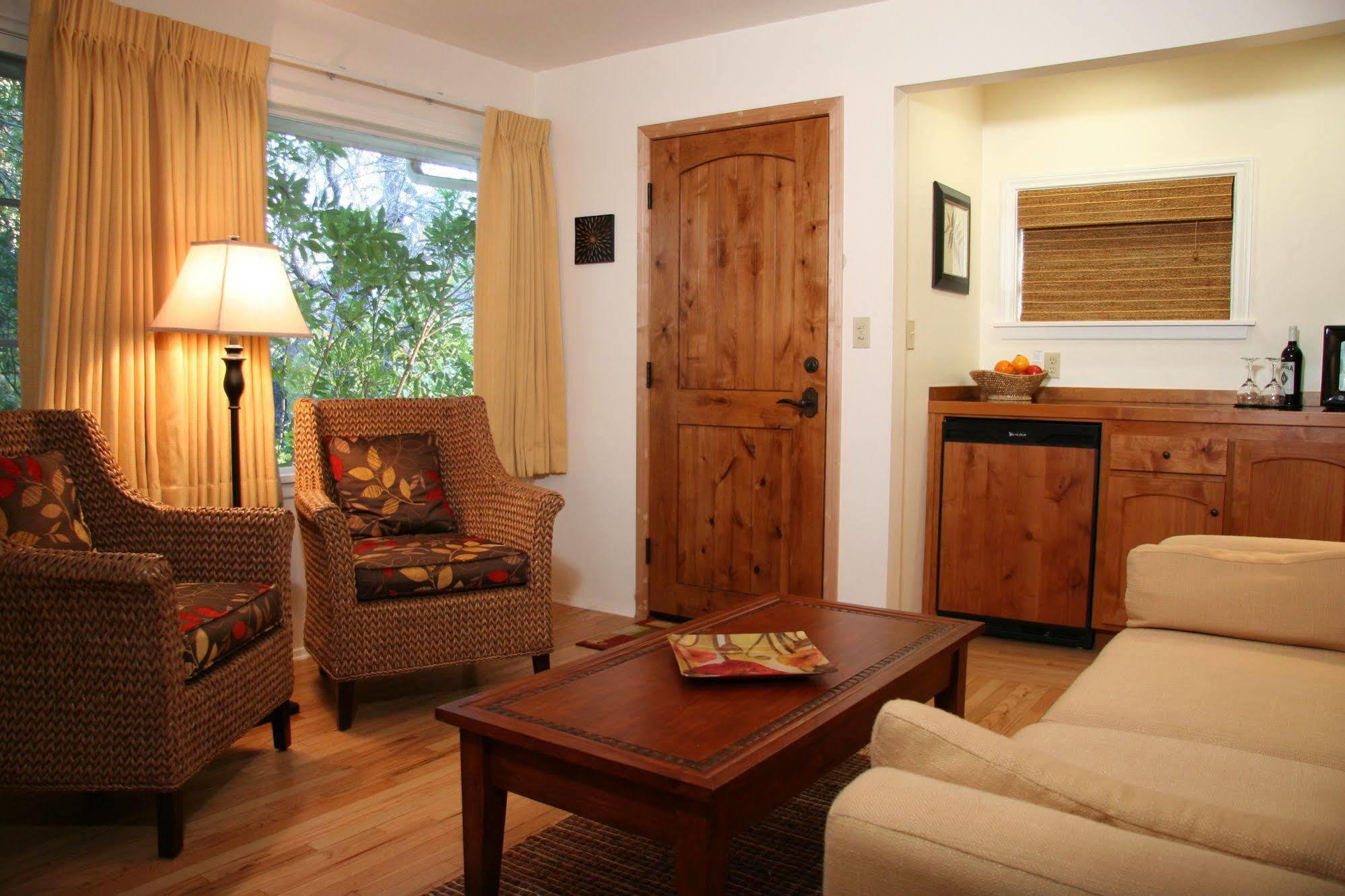 Ojai Retreat & Inn Екстериор снимка