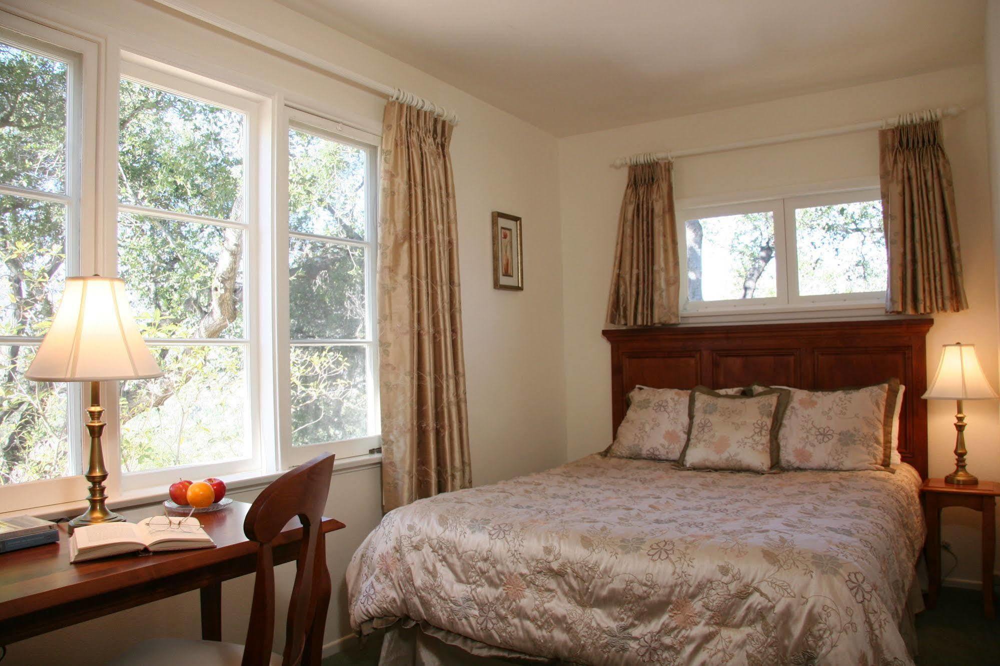 Ojai Retreat & Inn Екстериор снимка