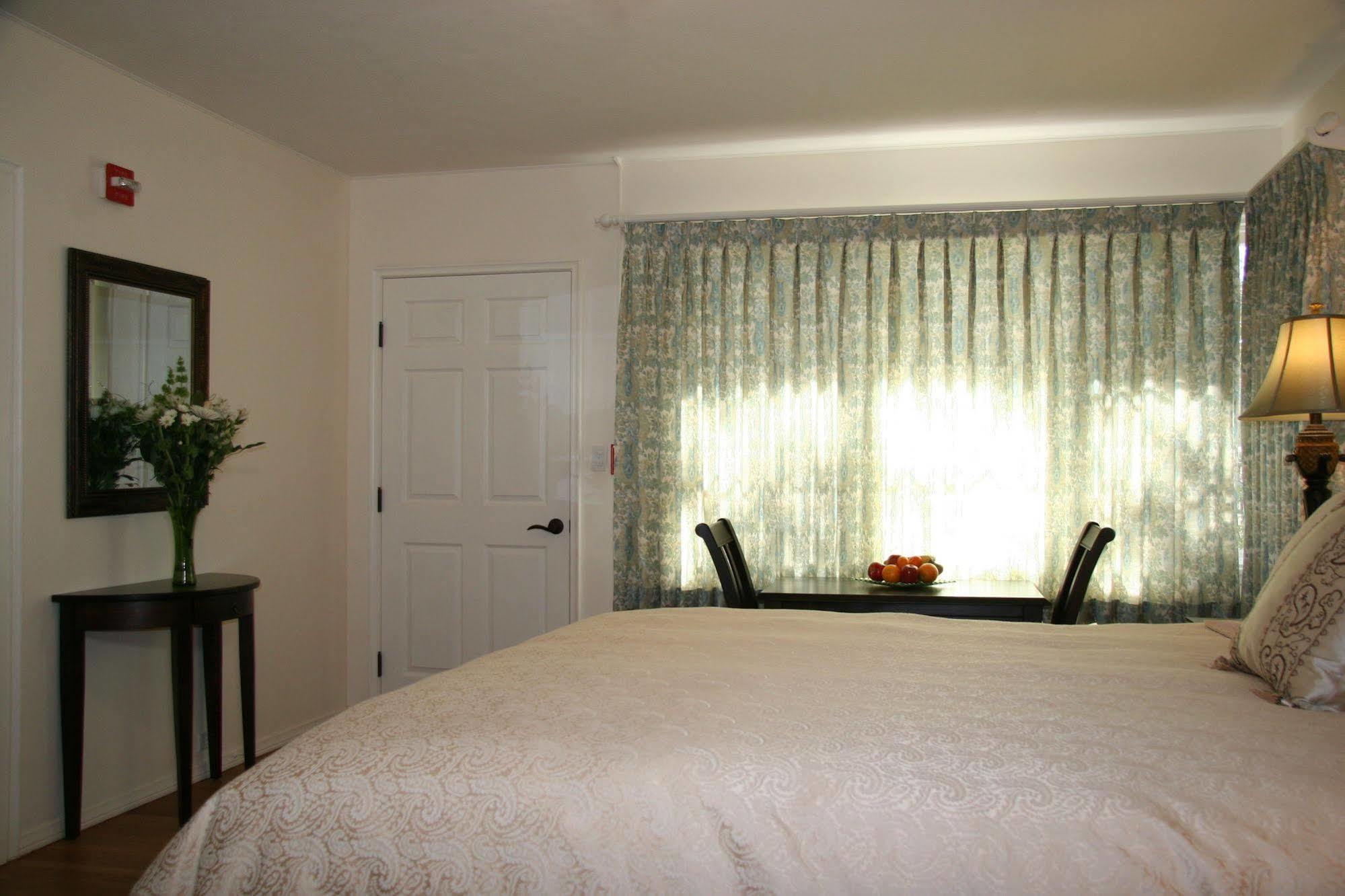 Ojai Retreat & Inn Екстериор снимка