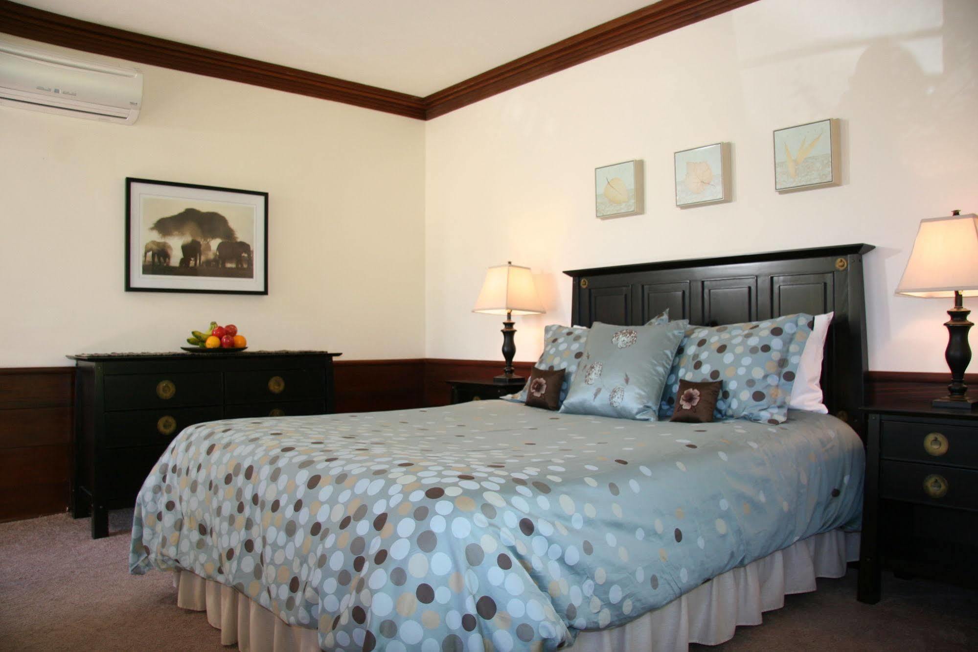 Ojai Retreat & Inn Екстериор снимка